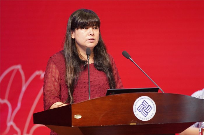 教师代表.jpg 教师代表.jpg