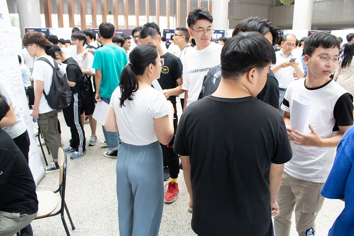 招聘会现场 (5).jpg 招聘会现场 (5).jpg