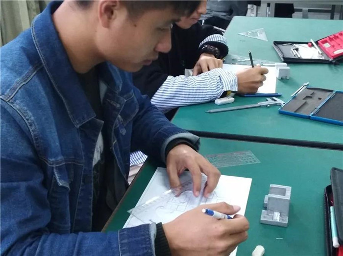 微信图片_20181127105029.jpg 微信图片_20181127105029.jpg