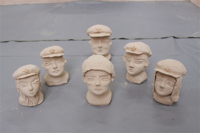 杨家圭《红军人物群像》.JPG